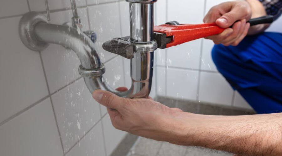Expert burst pipe repair services in Maury City, TN